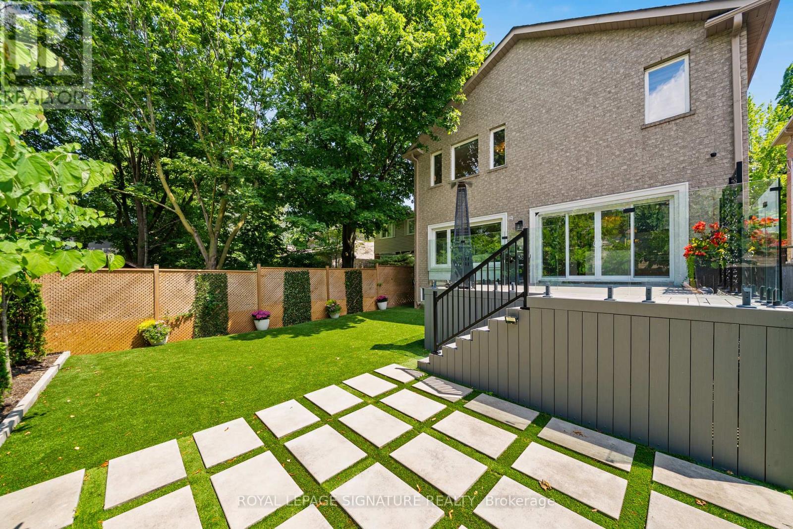 492 Old Orchard Grove, Toronto, Ontario  M5M 2G5 - Photo 32 - C13653492
