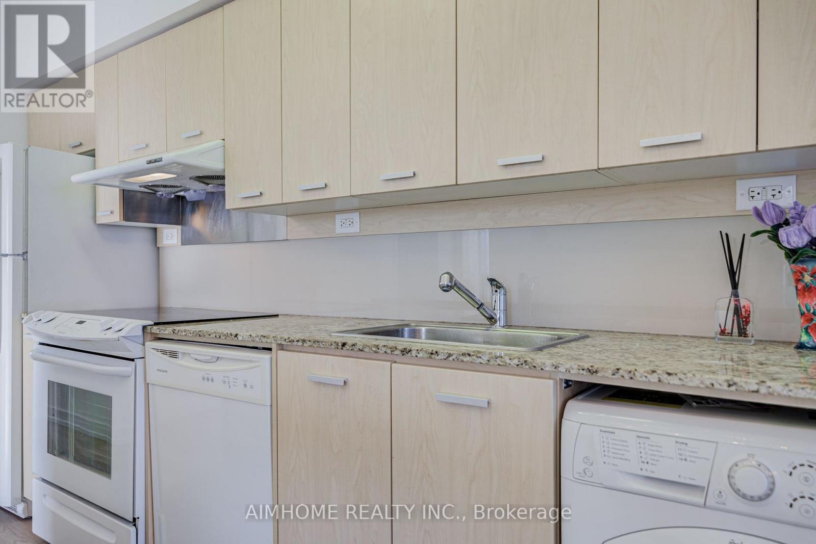 2109 - 29 Singer Court, Toronto, Ontario  M2K 0B3 - Photo 18 - C13653506