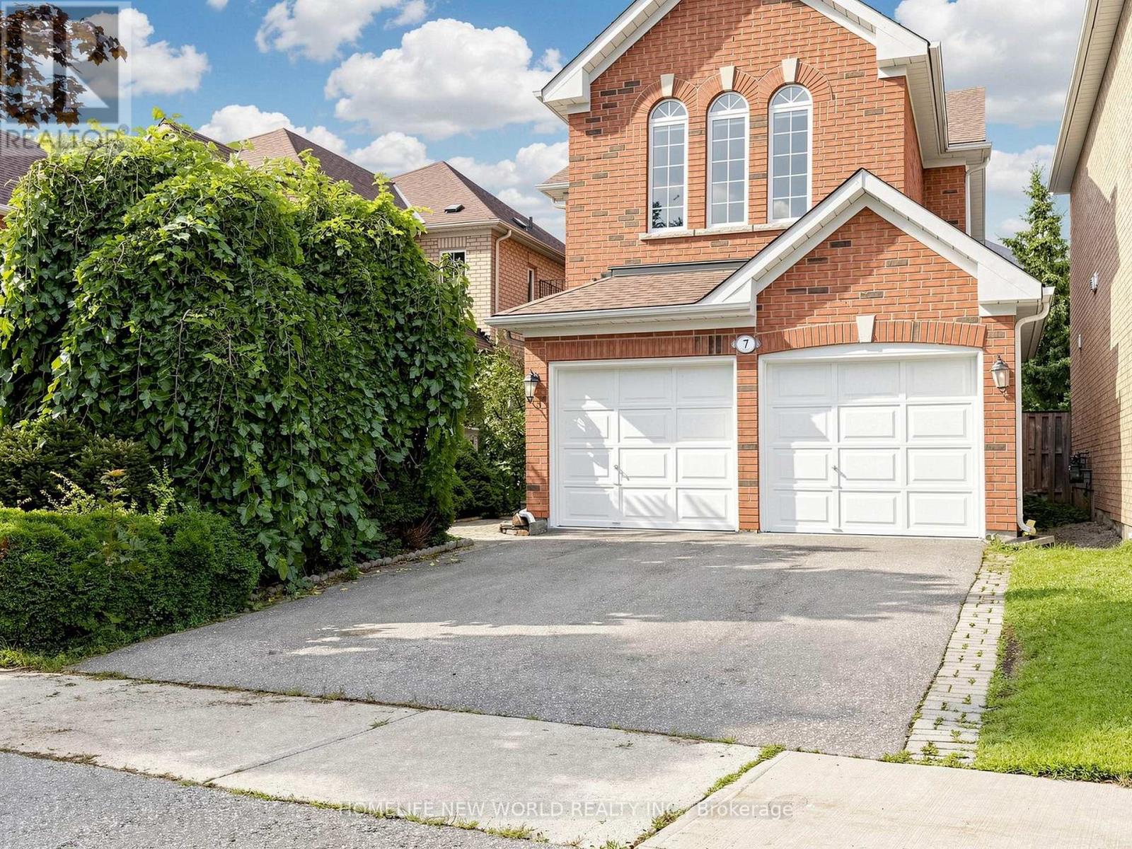 7 Monaco Crescent, Richmond Hill, Ontario  L4S 1V1 - Photo 3 - N13653456
