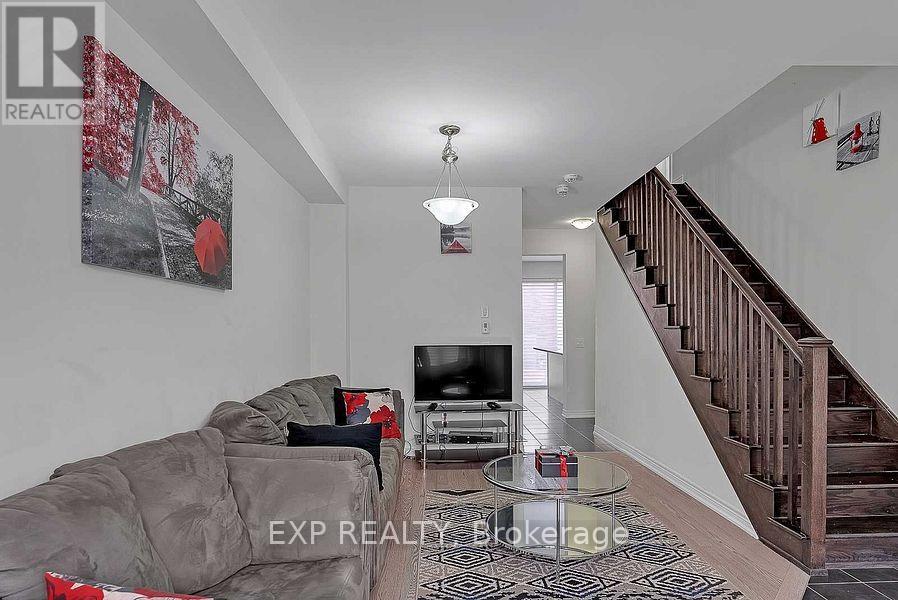 6 Frederick Pearson Street, East Gwillimbury, Ontario  L9N 0R9 - Photo 12 - N13653468