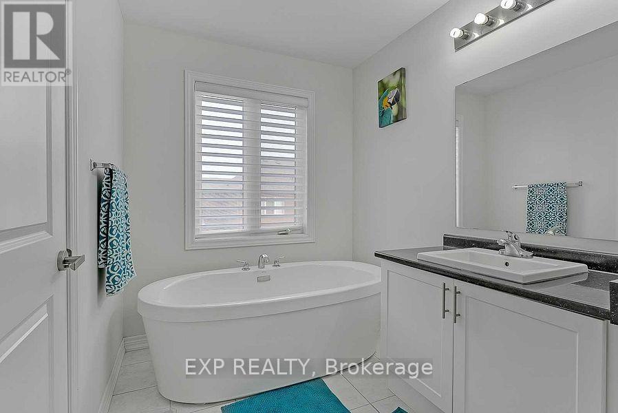 6 Frederick Pearson Street, East Gwillimbury, Ontario  L9N 0R9 - Photo 15 - N13653468