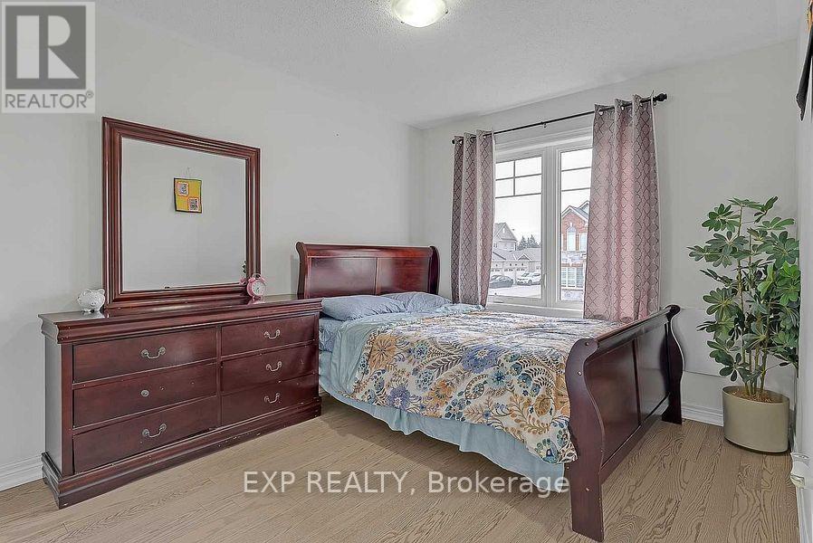 6 Frederick Pearson Street, East Gwillimbury, Ontario  L9N 0R9 - Photo 4 - N13653468
