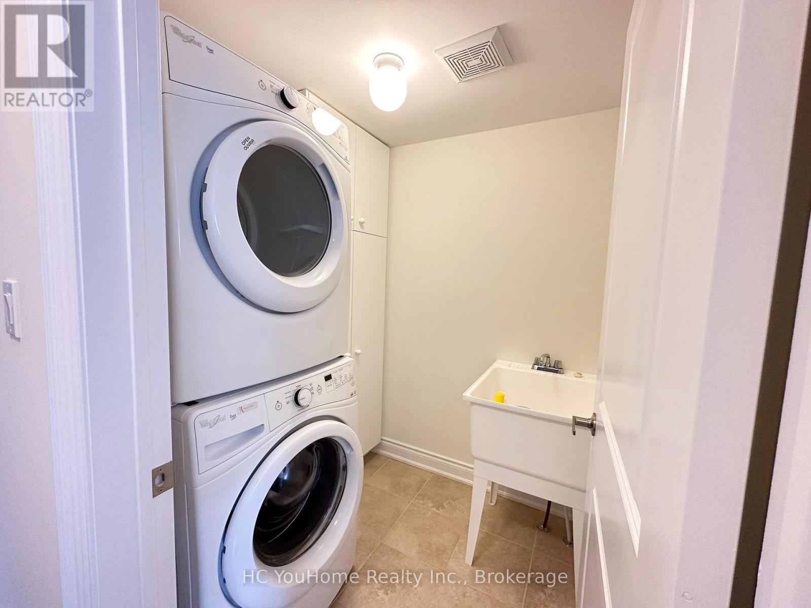2097 Queensborough Gate, Mississauga, Ontario  L5M 0X9 - Photo 16 - W13653496