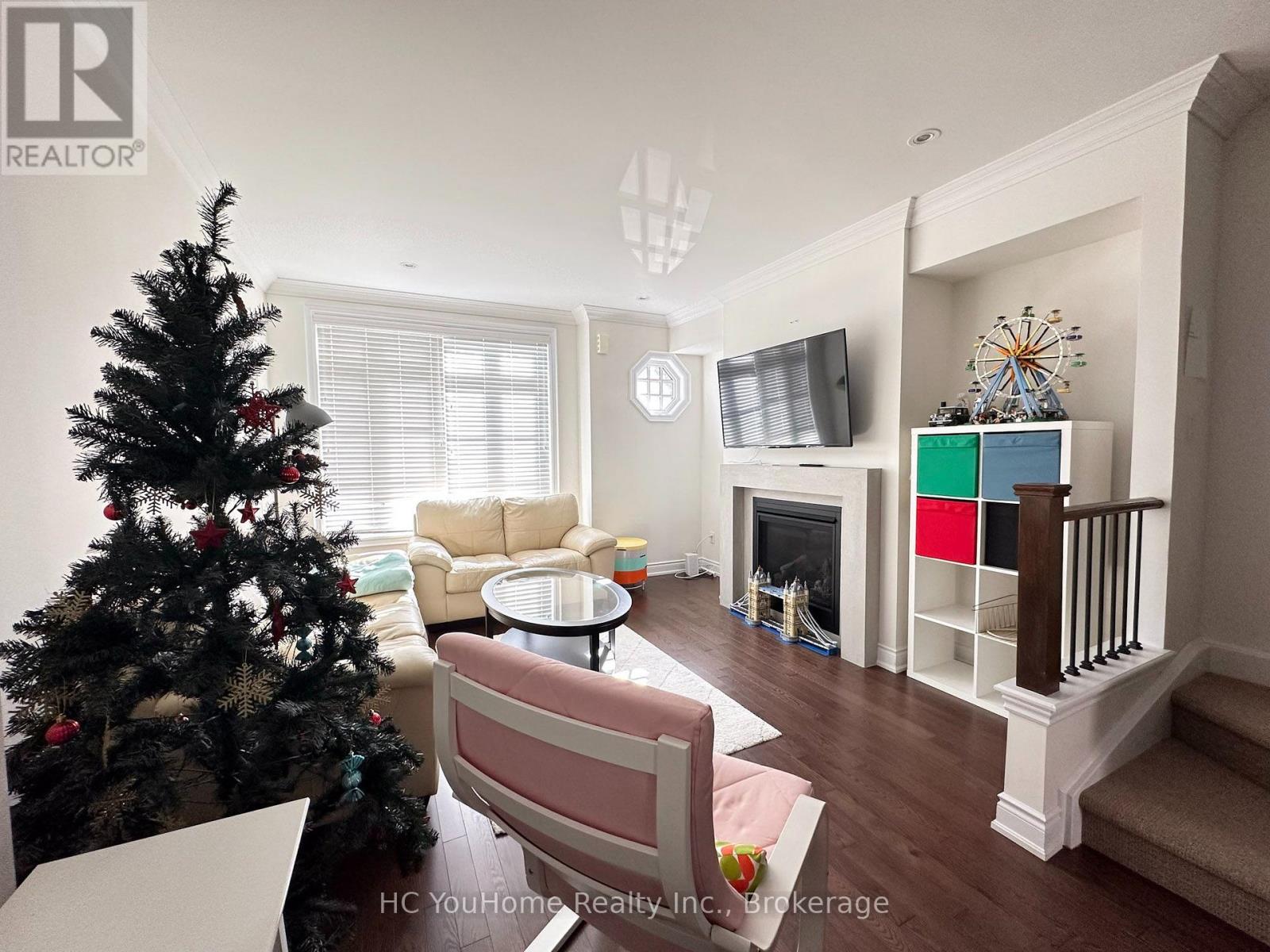 2097 Queensborough Gate, Mississauga, Ontario  L5M 0X9 - Photo 7 - W13653496