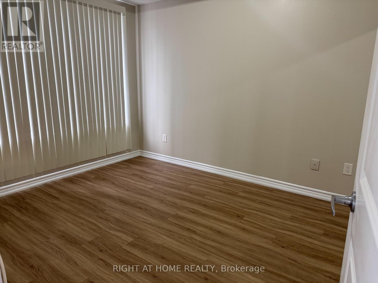 401 - 385 Prince Of Wales Drive, Mississauga, Ontario  L5B 0C6 - Photo 15 - W13653502