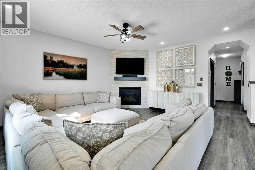95 Morningside Mews SW, Airdrie, Alberta  T4B 0X2 - Photo 8 - A2335553