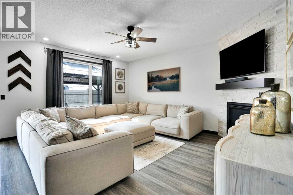 95 Morningside Mews SW, Airdrie, Alberta  T4B 0X2 - Photo 6 - A2335553