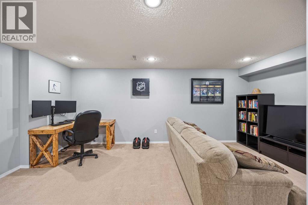 690 Regal Park NE, Calgary, Alberta  T2E 0S6 - Photo 30 - A2335108
