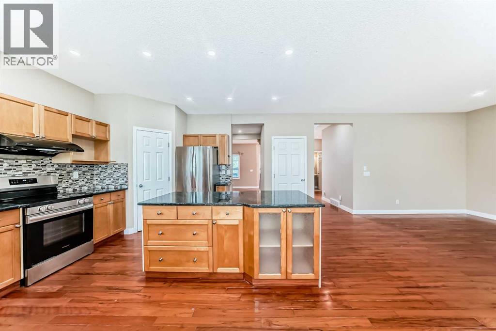 10 Hidden Creek Heights NW, Calgary, Alberta  T3A 6K8 - Photo 4 - A2319527