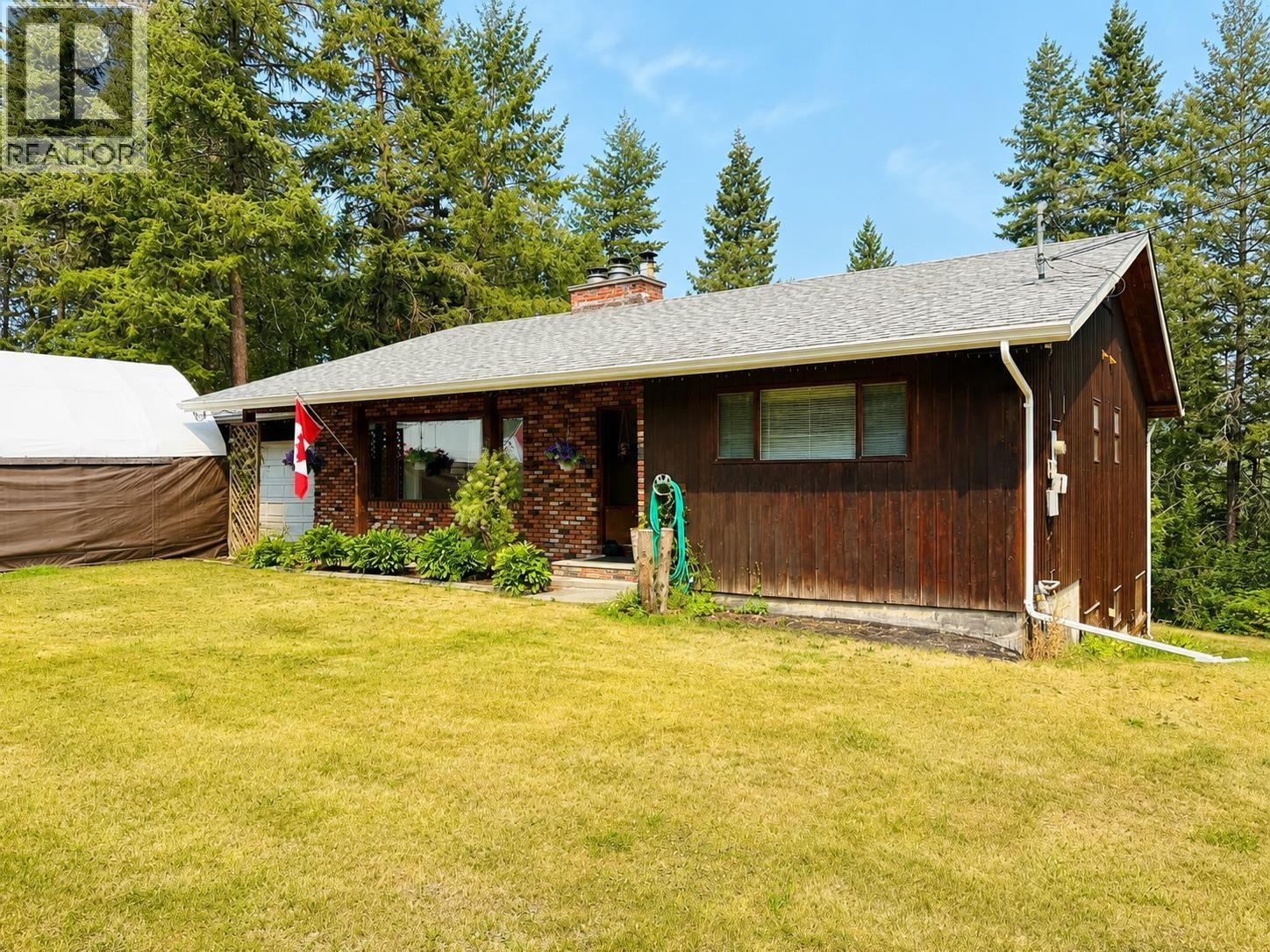816 ROBERTS DRIVE, Esler / Dog Creek, British Columbia