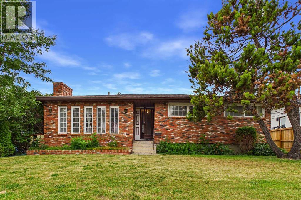 5 Chisholm Crescent NW, Calgary, Alberta