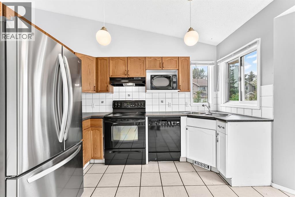 434 Millrise Drive SW, Calgary, Alberta  T2Y 2W5 - Photo 7 - A2335546