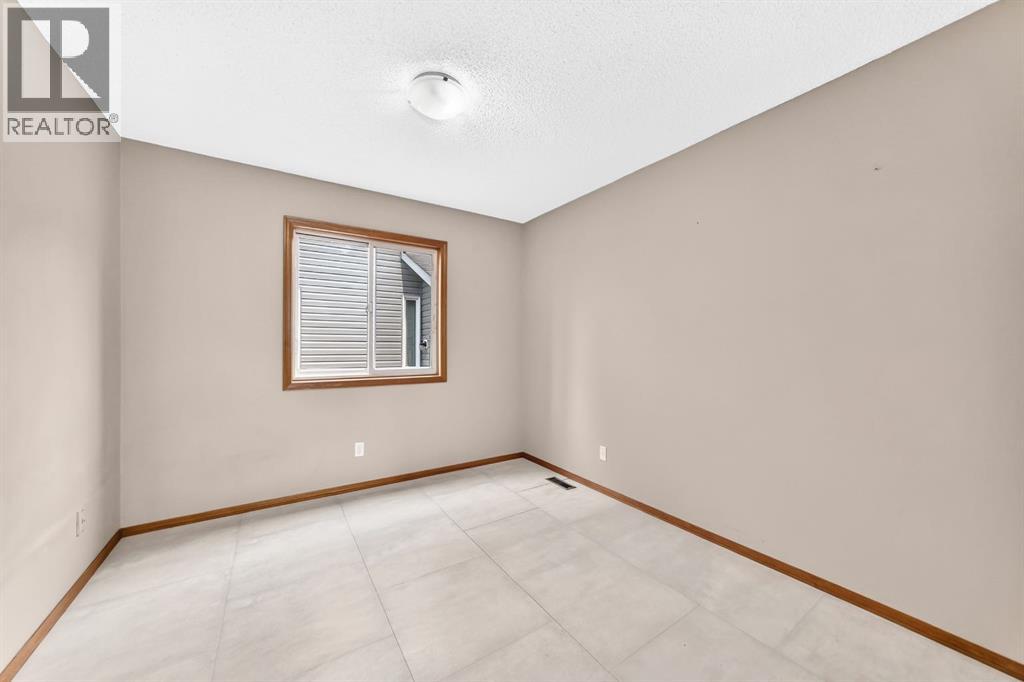 434 Millrise Drive SW, Calgary, Alberta  T2Y 2W5 - Photo 14 - A2335546