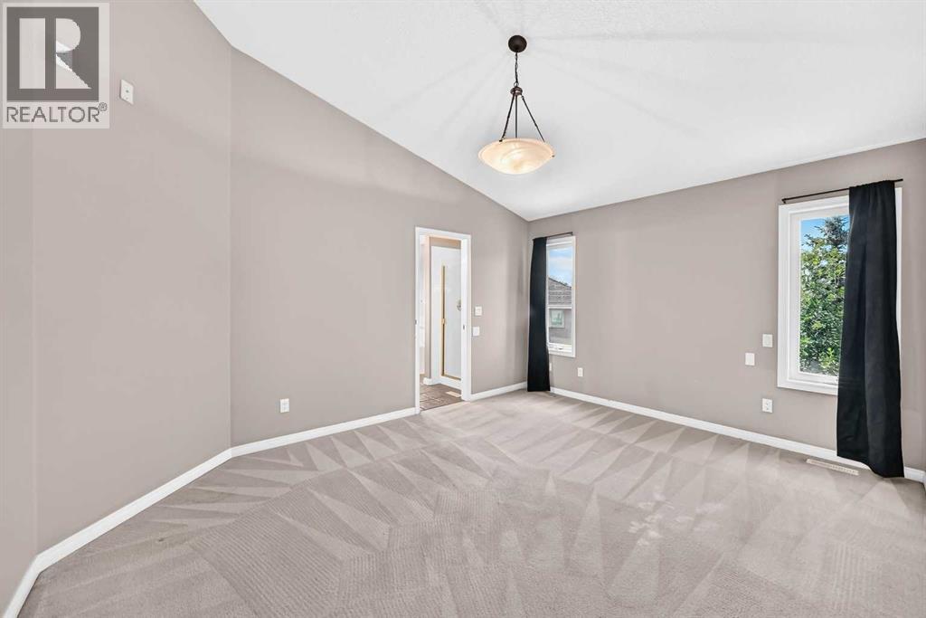 311 Royal Crest Bay NW, Calgary, Alberta  T3G 4M3 - Photo 23 - A2325643