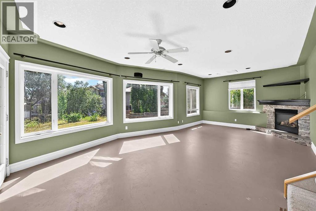 311 Royal Crest Bay NW, Calgary, Alberta  T3G 4M3 - Photo 33 - A2325643