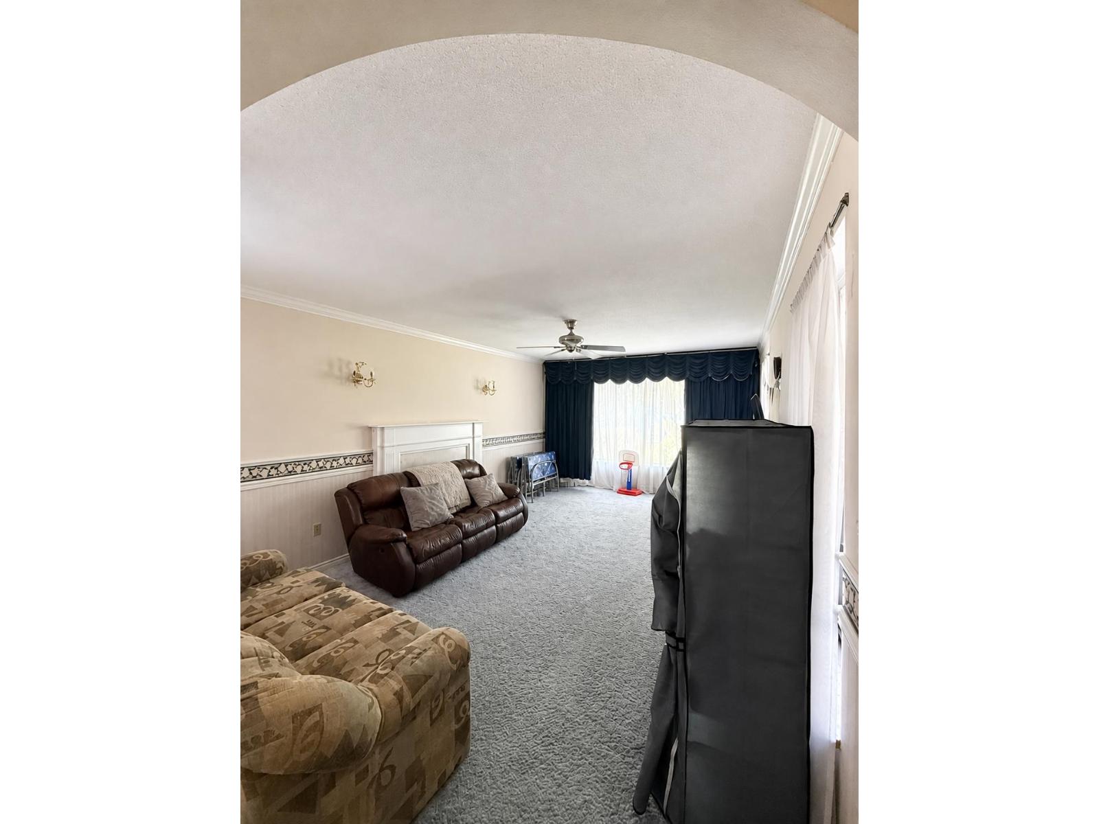 6268 131a Avenue, Surrey, British Columbia  V3X 1N9 - Photo 3 - R3151845
