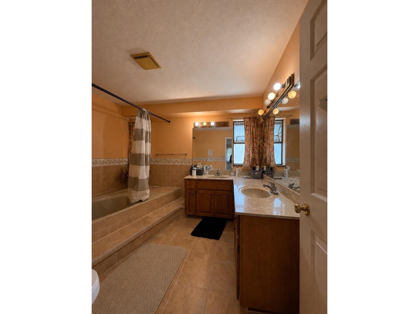 6268 131a Avenue, Surrey, British Columbia  V3X 1N9 - Photo 22 - R3151845
