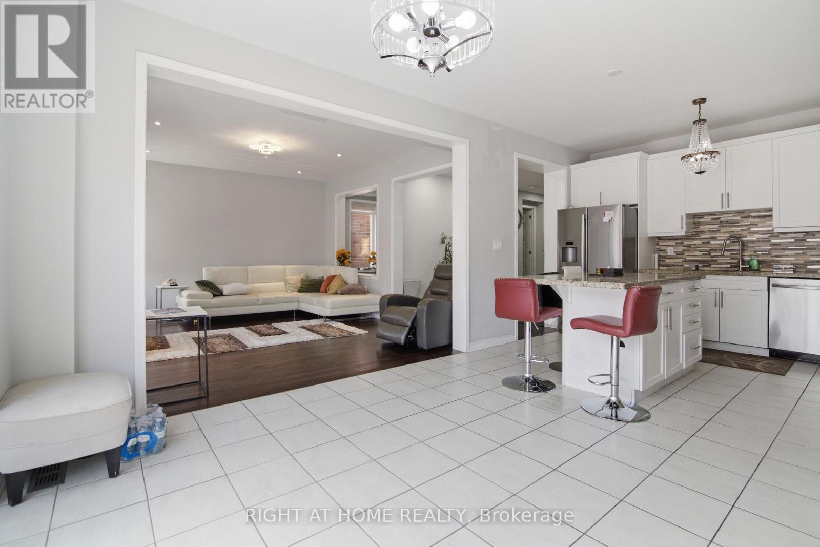 349 Snoek Point, Milton, Ontario  L9T 8Y5 - Photo 13 - W13597080