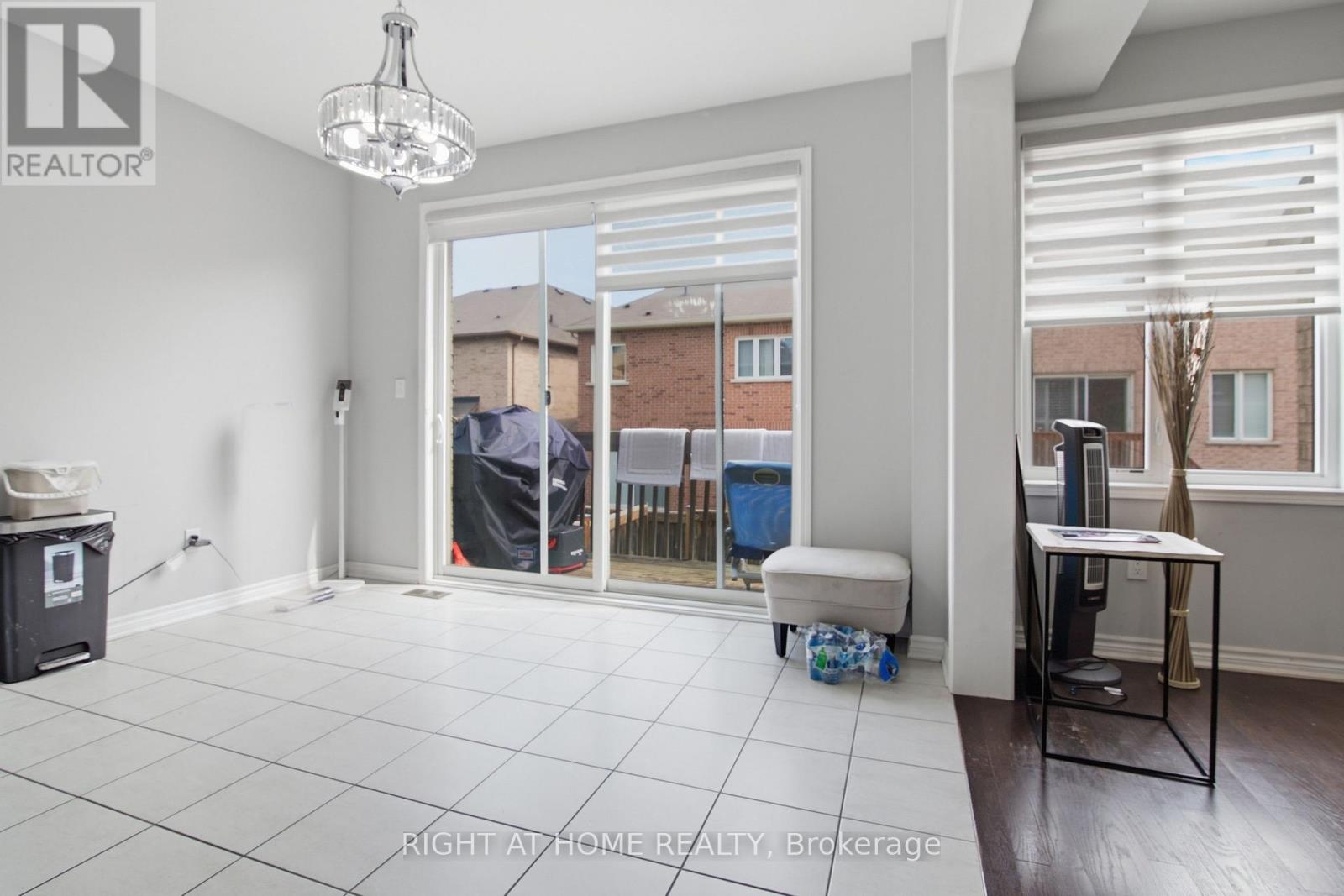 349 Snoek Point, Milton, Ontario  L9T 8Y5 - Photo 19 - W13597080