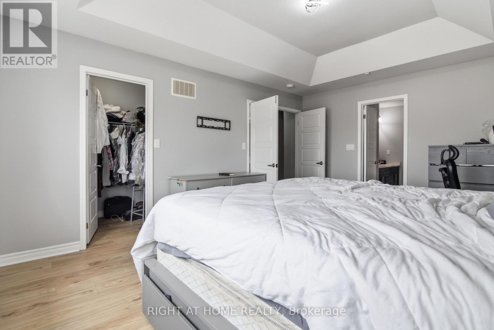 349 Snoek Point, Milton, Ontario  L9T 8Y5 - Photo 36 - W13597080
