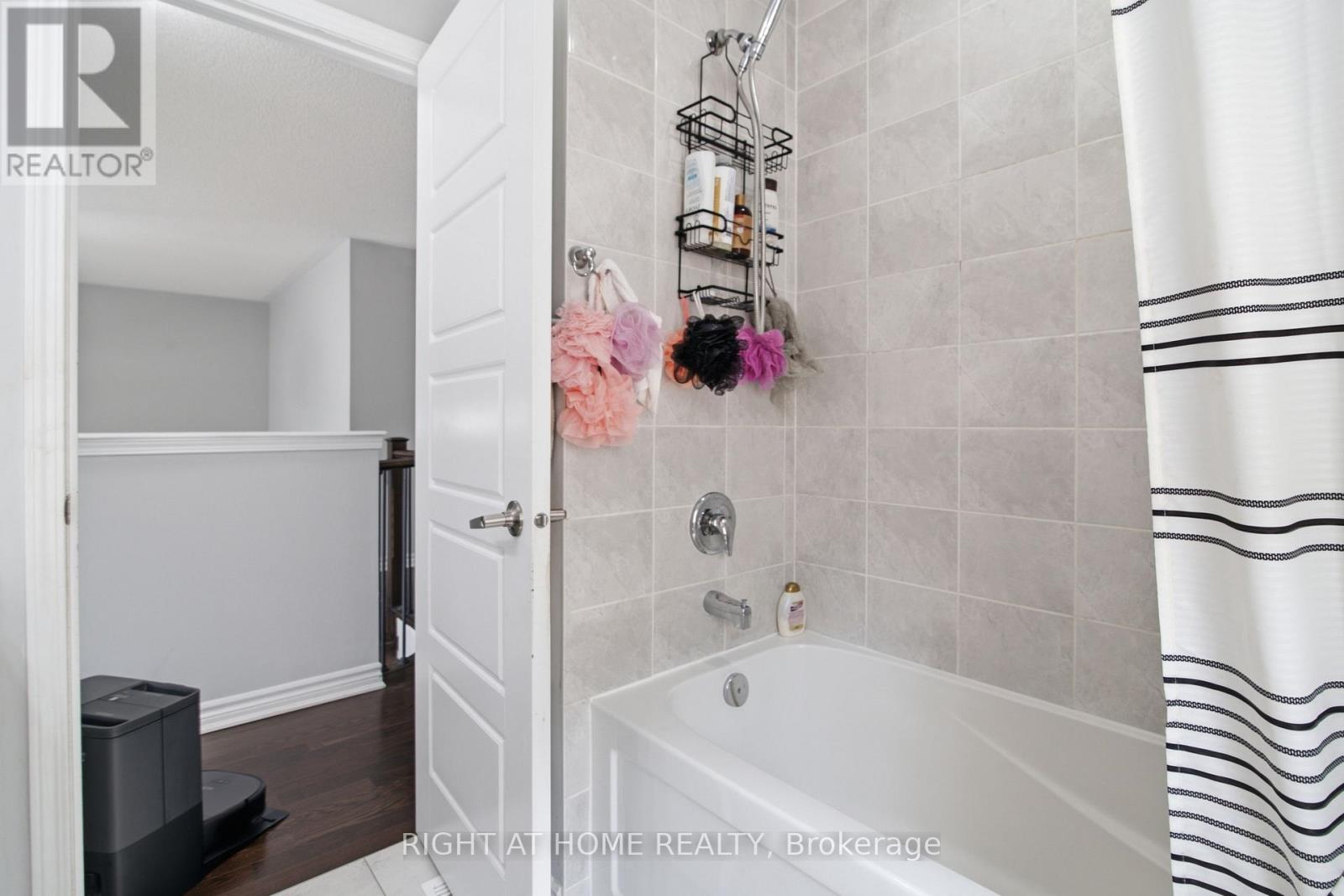 349 Snoek Point, Milton, Ontario  L9T 8Y5 - Photo 33 - W13597080