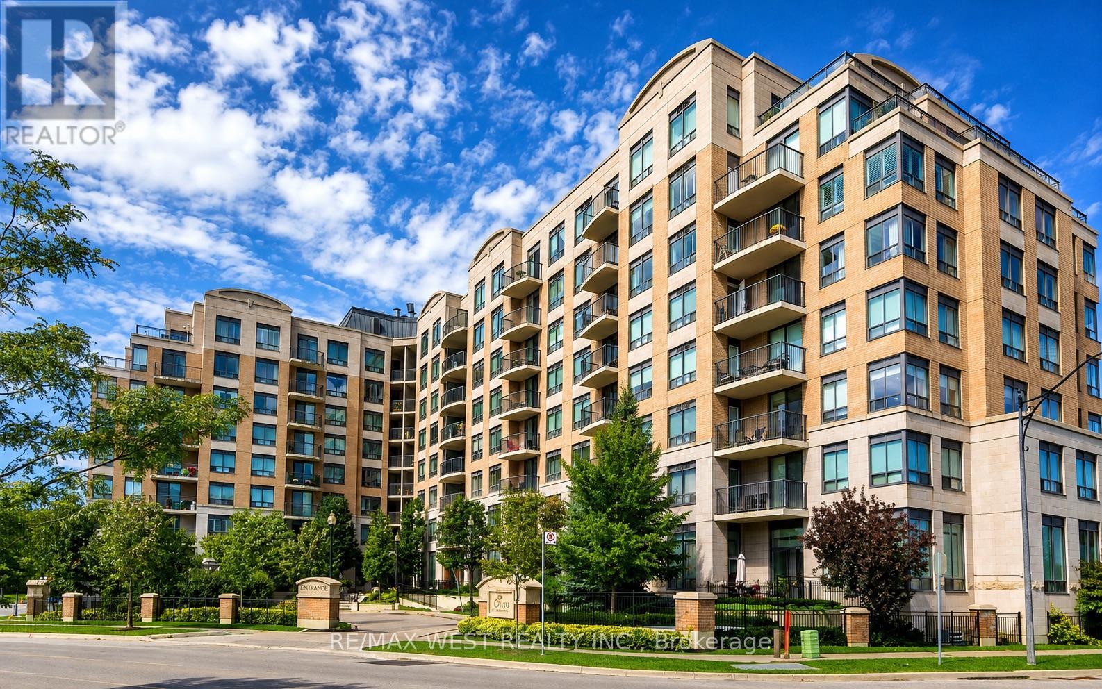 707 - 16 DALLIMORE CIRCLE, Toronto, Ontario