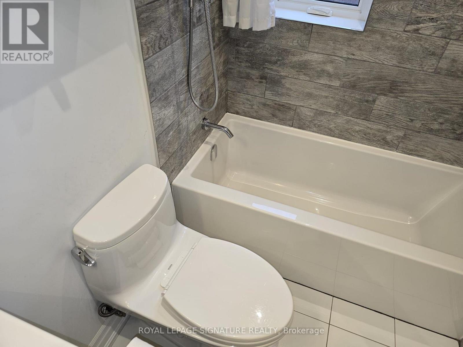 Upper - 141 Phillip Avenue, Toronto, Ontario  M1N 3R6 - Photo 15 - E13653026