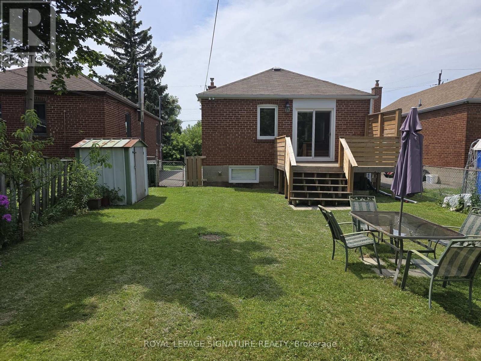 Upper - 141 Phillip Avenue, Toronto, Ontario  M1N 3R6 - Photo 19 - E13653026
