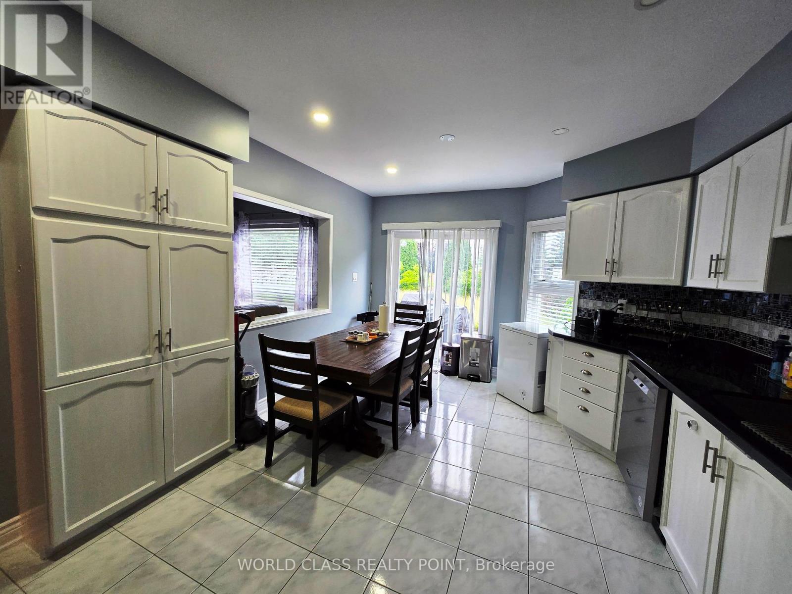 6136 Ford Road, Mississauga, Ontario  L5V 1X1 - Photo 6 - W13653566