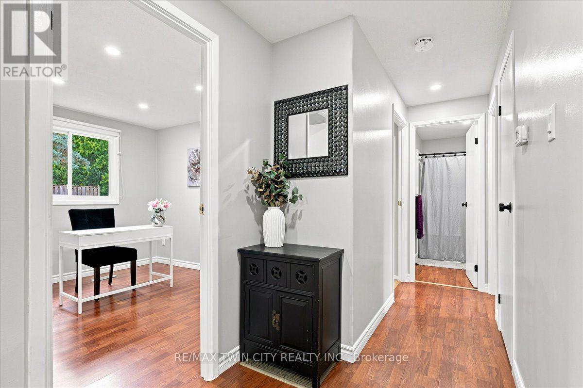 65 Glamis Road, Cambridge, Ontario  N1R 6W4 - Photo 6 - X13653560
