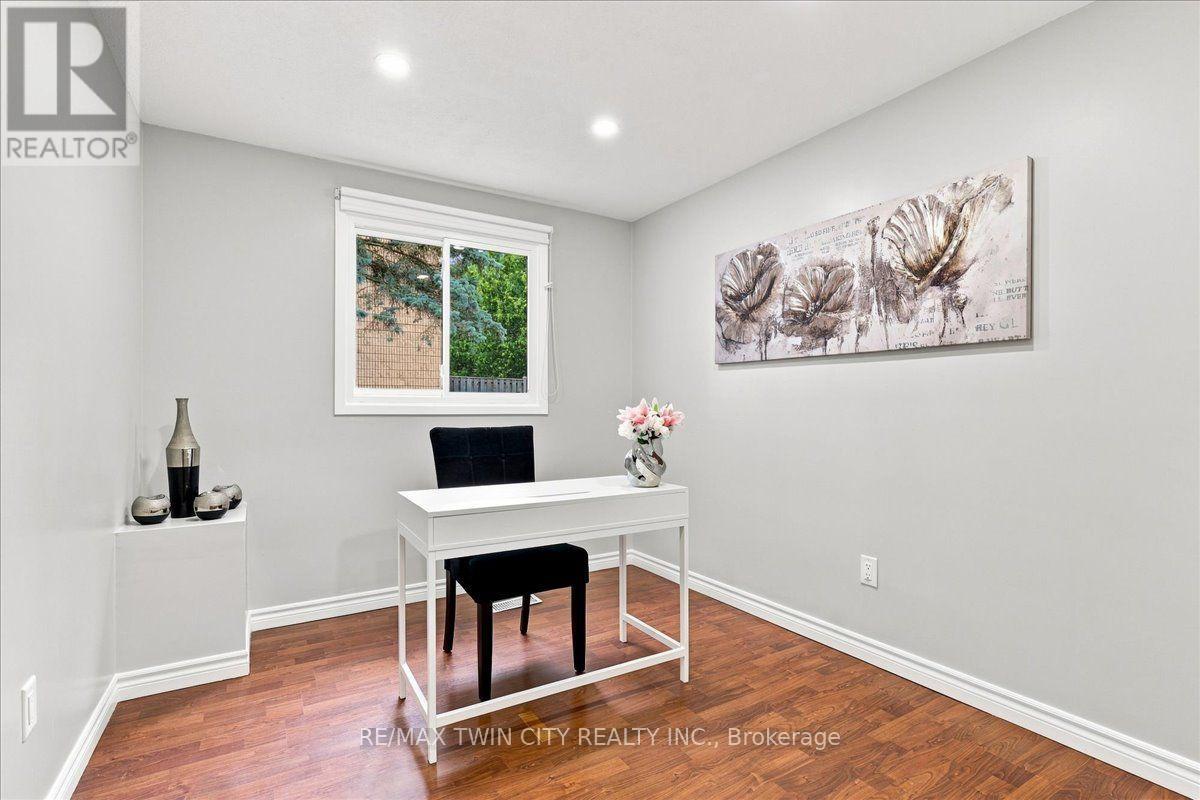 65 Glamis Road, Cambridge, Ontario  N1R 6W4 - Photo 7 - X13653560