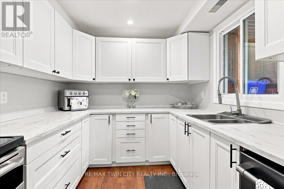 65 Glamis Road, Cambridge, Ontario  N1R 6W4 - Photo 8 - X13653560