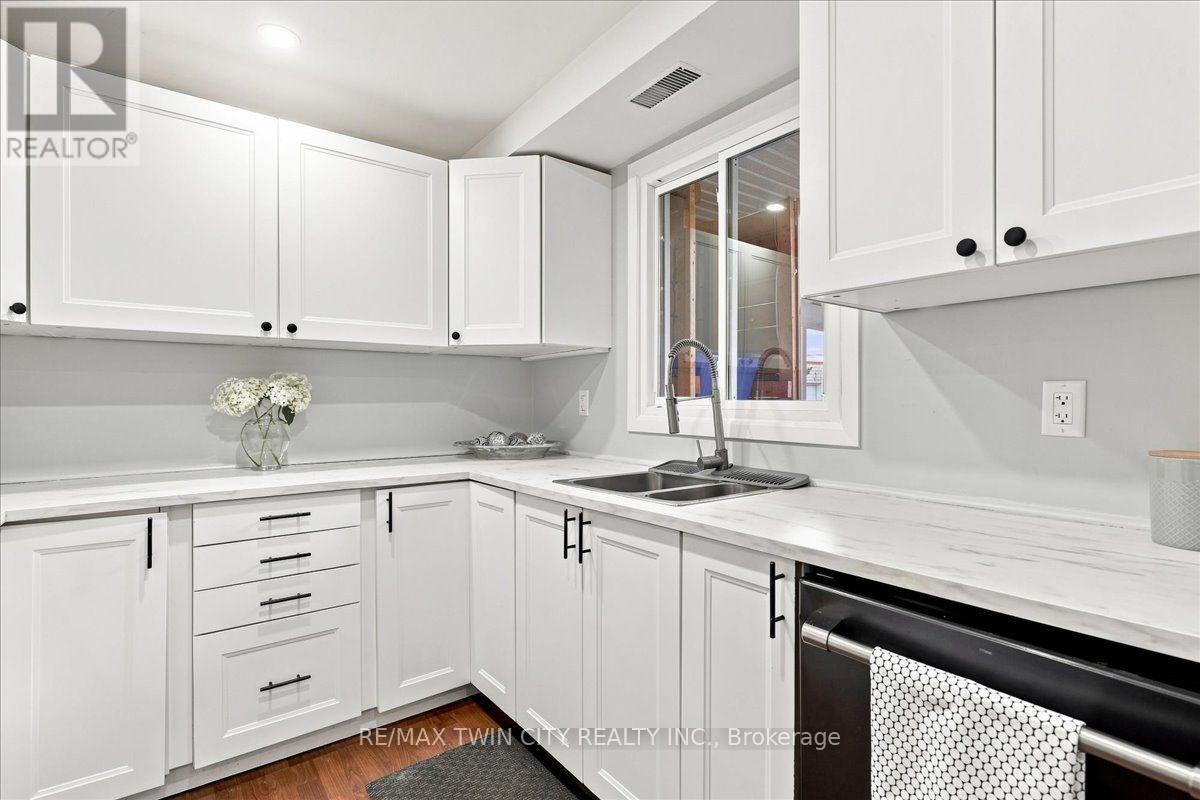 65 Glamis Road, Cambridge, Ontario  N1R 6W4 - Photo 9 - X13653560
