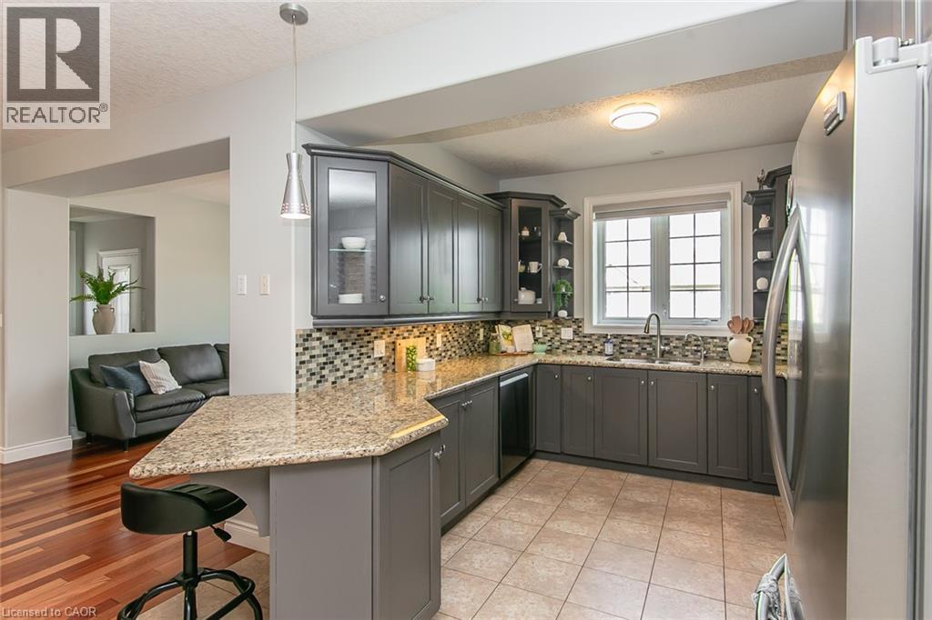 563 Woolgrass Avenue, Waterloo, Ontario  N2V 2Y2 - Photo 13 - 40853180