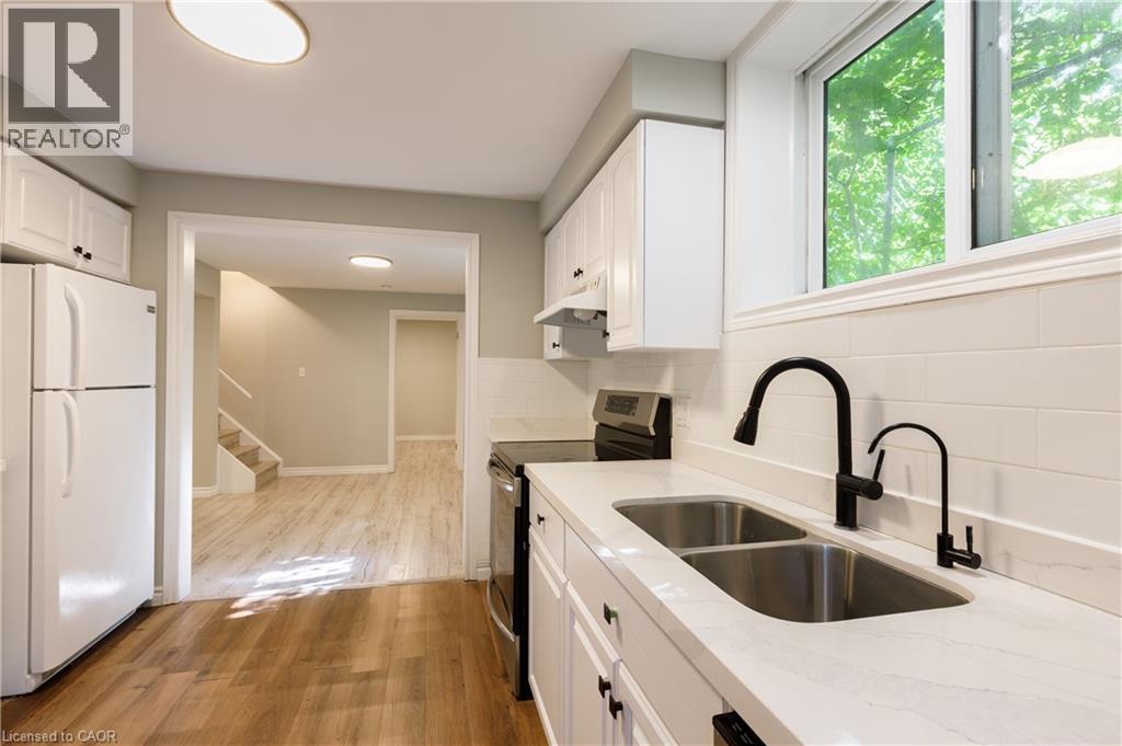 907 Doon Village Road, Kitchener, Ontario  N2P 1A1 - Photo 30 - 40850812