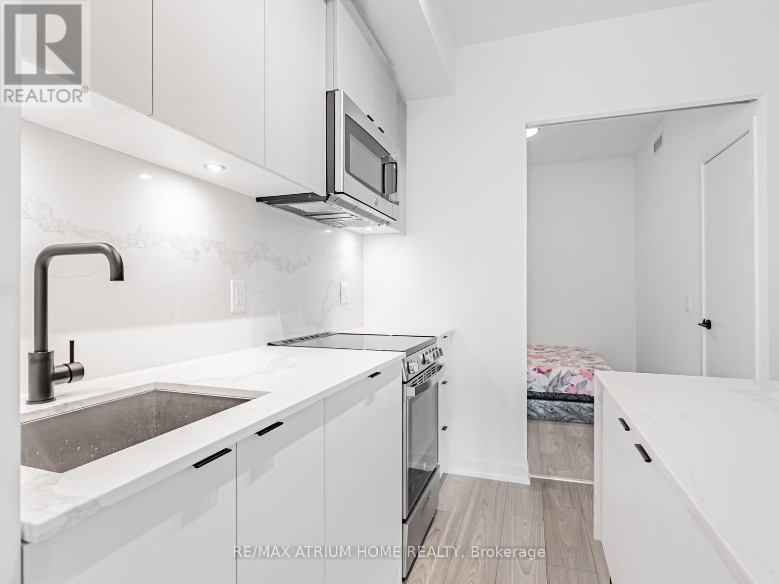 827 - 285 Dufferin Street, Toronto, Ontario M6K 0J2 - Photo 3 - W13653582