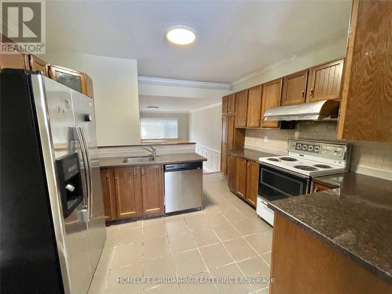 Upper - 25 Edgemont Drive, Brampton, Ontario  L6V 1K9 - Photo 7 - W13653592