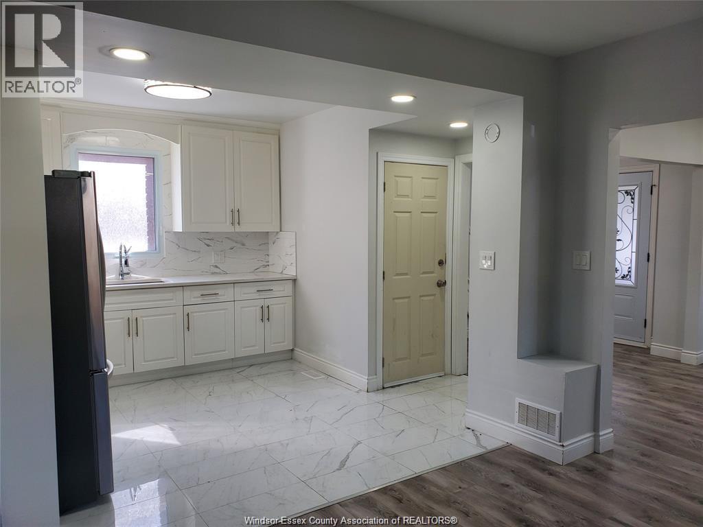 348 Caroline Street, Windsor, Ontario  N9A 6A4 - Photo 8 - 26019205
