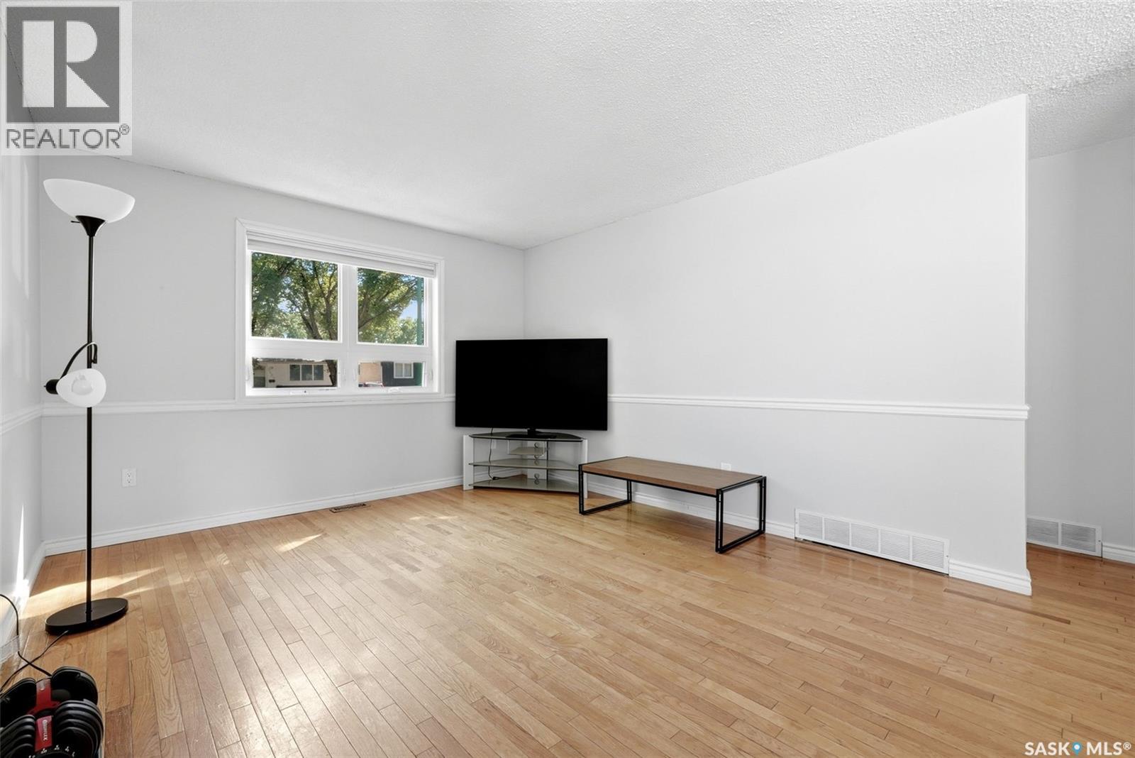 5834 Mckinley Avenue, Regina, Saskatchewan  S4T 6P3 - Photo 4 - SK044956