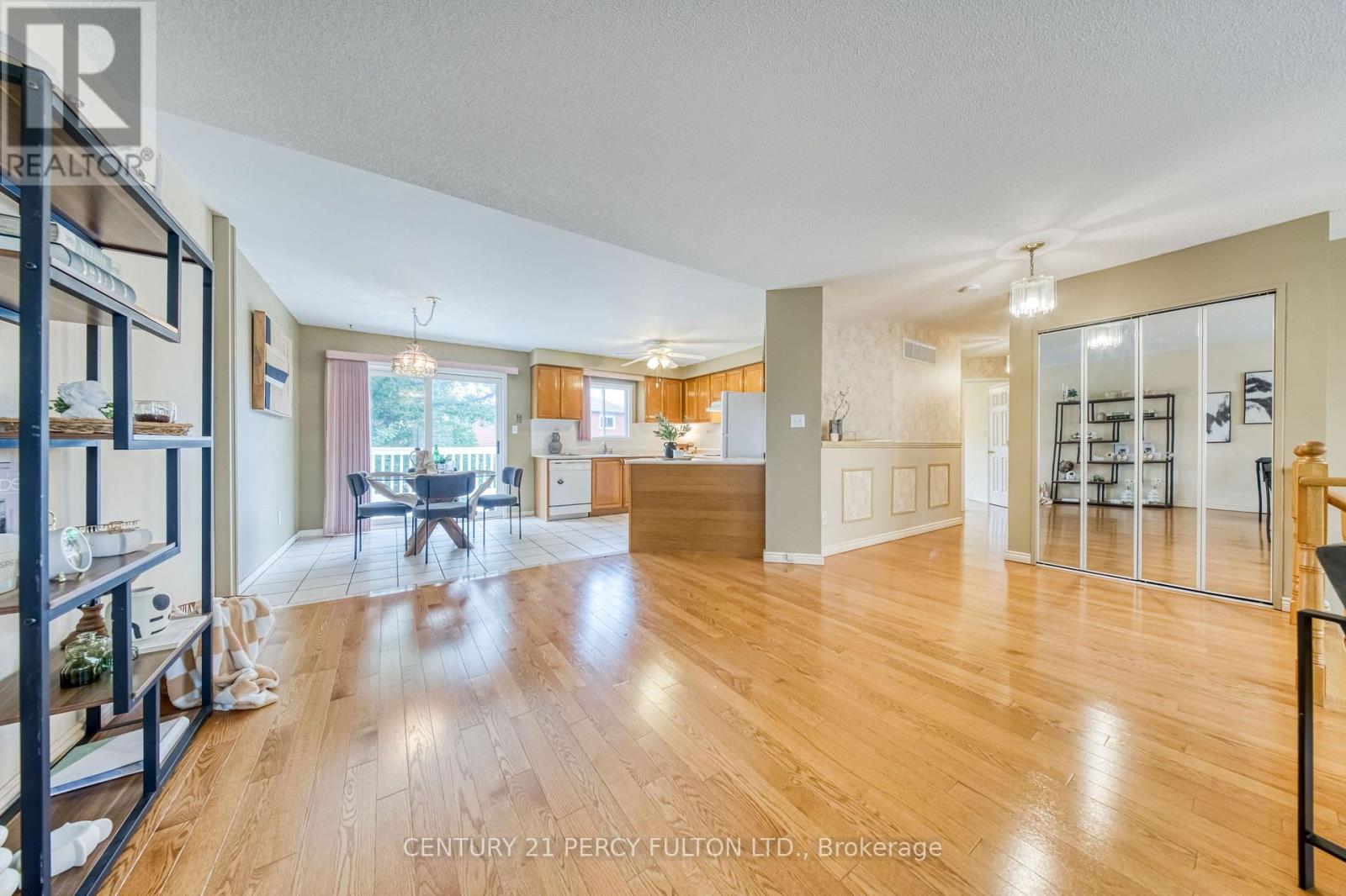 504 Sandalwood Court, Oshawa, Ontario L1G 7X9 - Photo 11 - E13653616