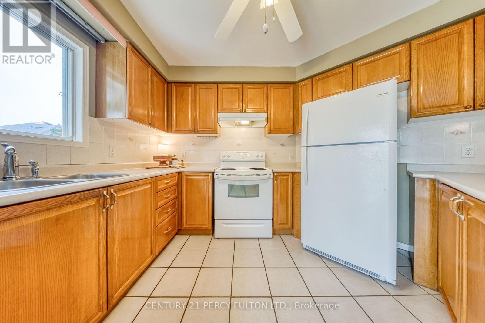 504 Sandalwood Court, Oshawa, Ontario L1G 7X9 - Photo 13 - E13653616