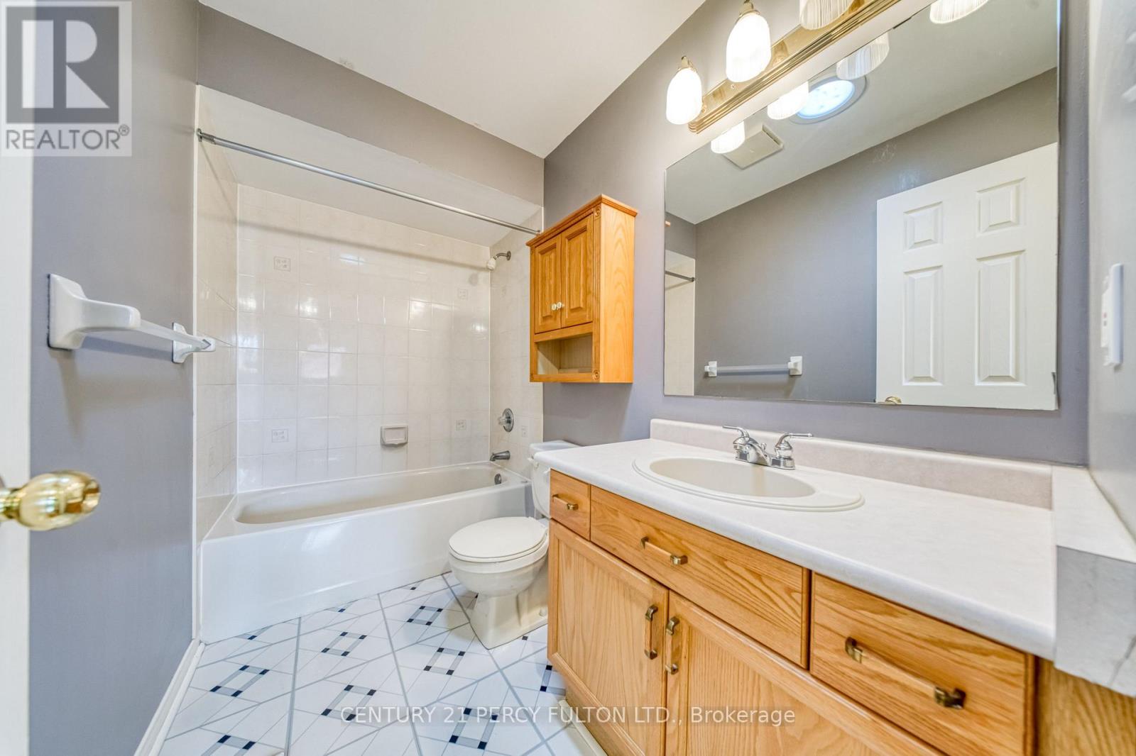 504 Sandalwood Court, Oshawa, Ontario L1G 7X9 - Photo 23 - E13653616