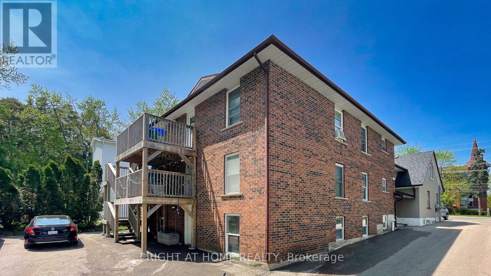379 Erb Street W, Waterloo, Ontario N2L 1W7 - Photo 5 - X13653612