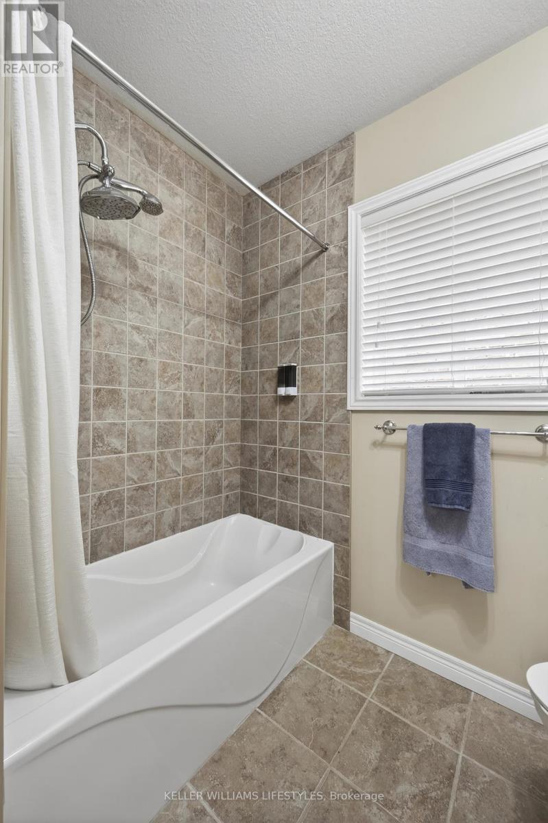 1990 Foxwood Avenue, London North, Ontario  N6G 0C5 - Photo 29 - X13639032