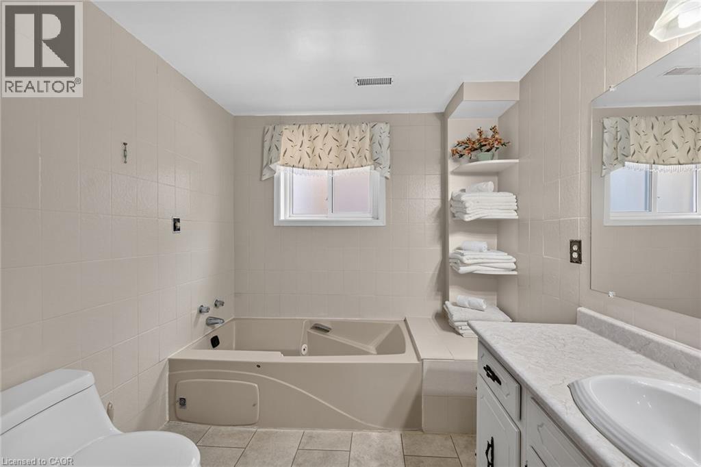 39 Algonquin Court, Hamilton, Ontario  L8T 4T2 - Photo 36 - 40854217