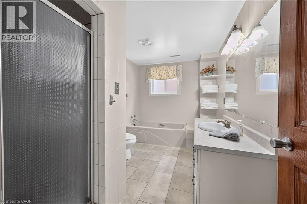 39 Algonquin Court, Hamilton, Ontario  L8T 4T2 - Photo 35 - 40854217