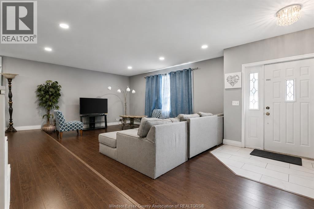 2600 Meldrum, Windsor, Ontario  N0R 1A0 - Photo 3 - 26019172