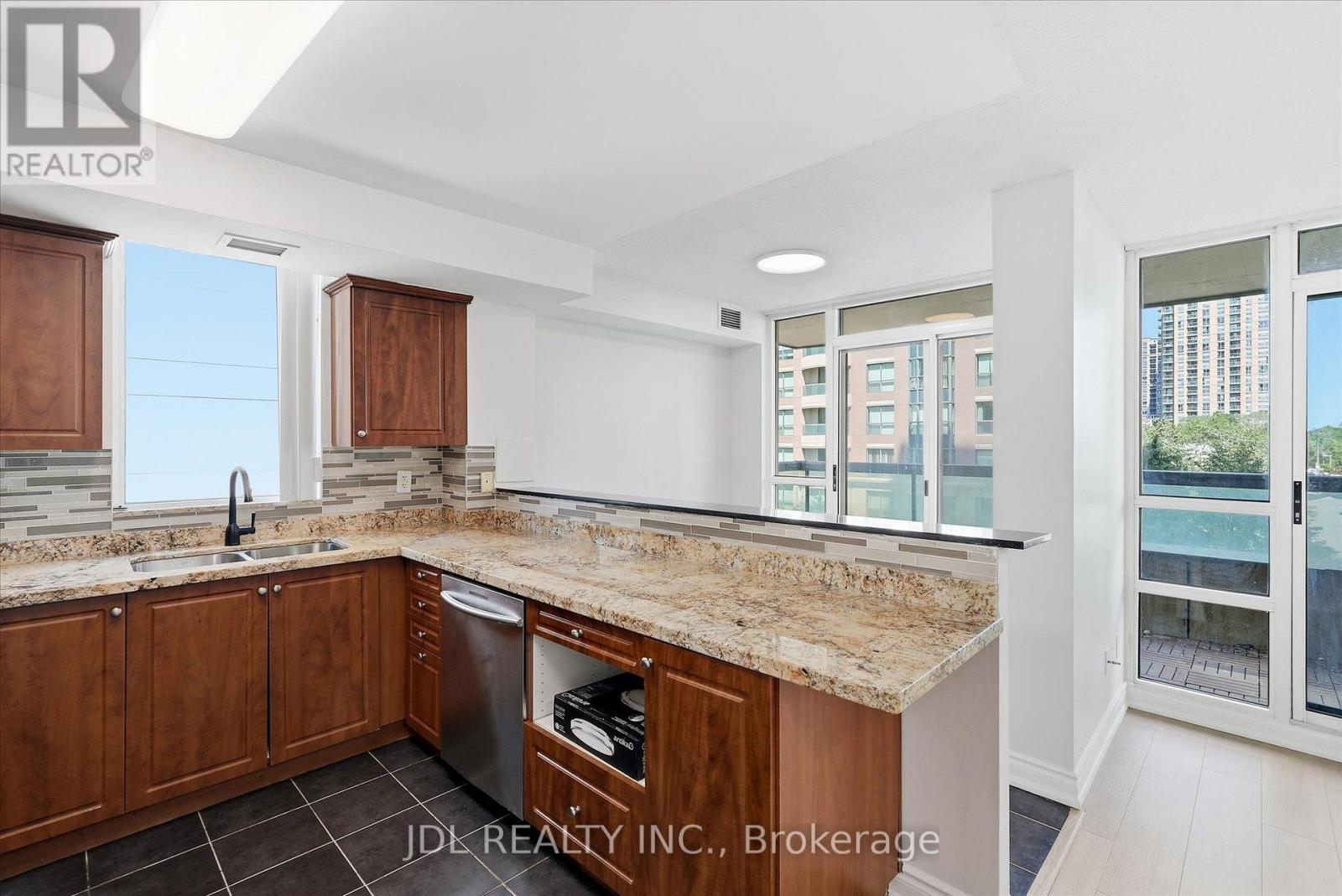 516 - 503 Beecroft Road, Toronto, Ontario  M2N 0A2 - Photo 10 - C13653648