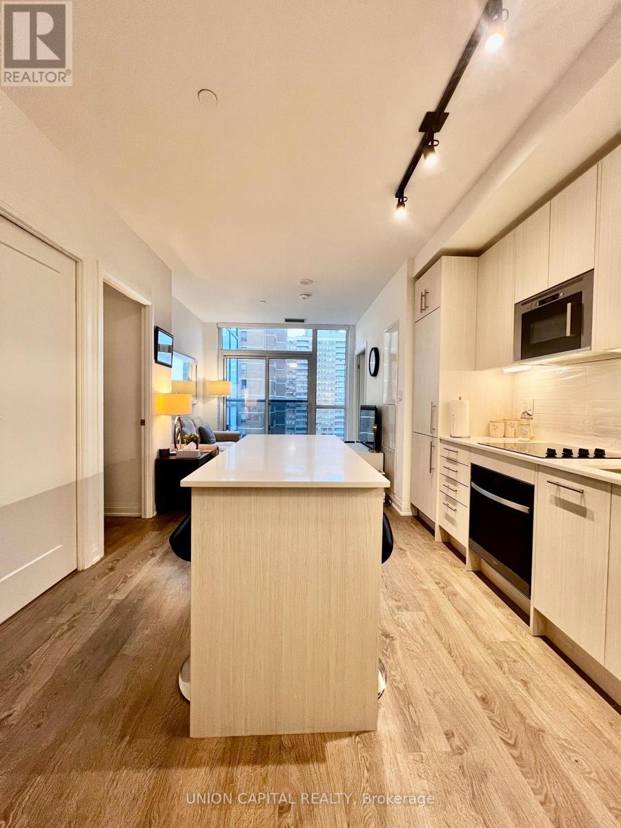 1111 - 286 Main Street, Toronto, Ontario  M4C 0B3 - Photo 2 - E13653656