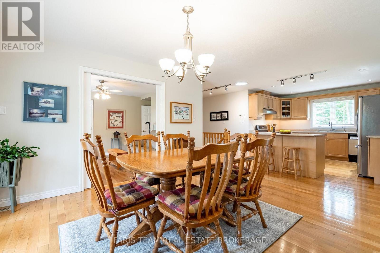10 Green Mountain Court, Oro-Medonte, Ontario  L0L 2L0 - Photo 12 - S13653652
